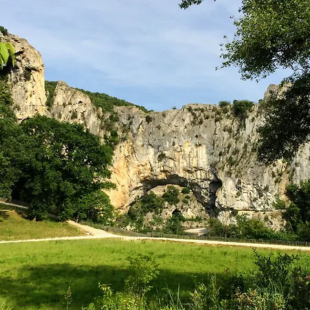 Le Manoir Du Raveyron Hotel