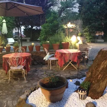 Hotel Le Manoir Du Raveyron