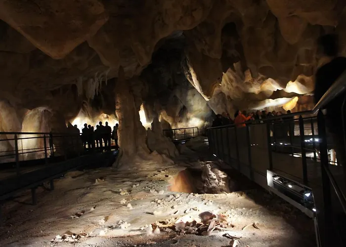 Hotel Le Manoir Du Raveyron Vallon-Pont-dʼArc