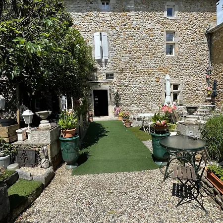 Le Manoir Du Raveyron Hotel